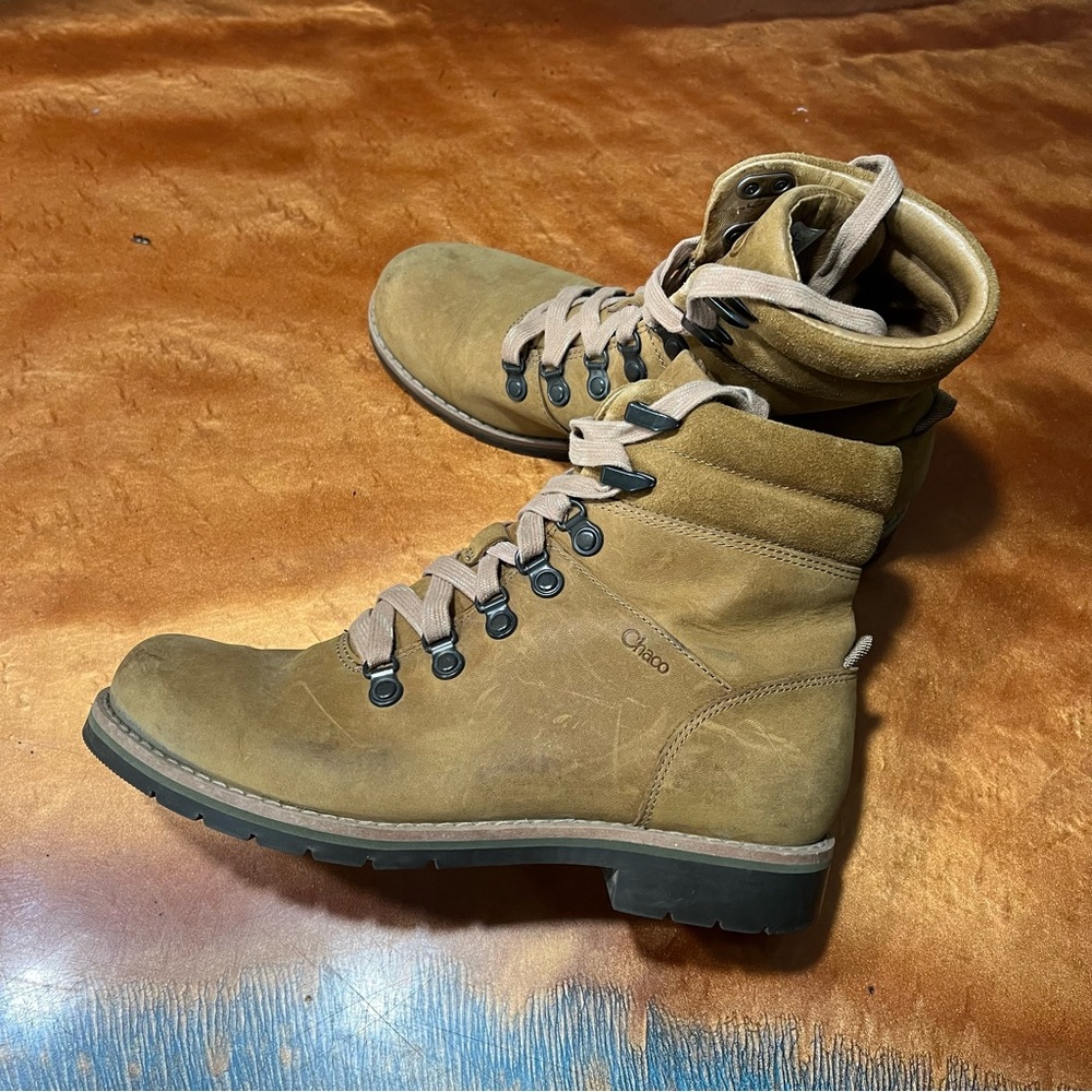 Chaco Cataluna Explorer Leather Lace up Boots size 7 hiking style